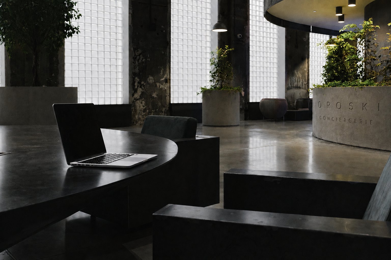 Accueil OROSKI, espace lounge à l'esthétique industrielle
